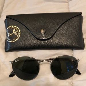 Ray ban retro icon sunglasses in gun metal color
